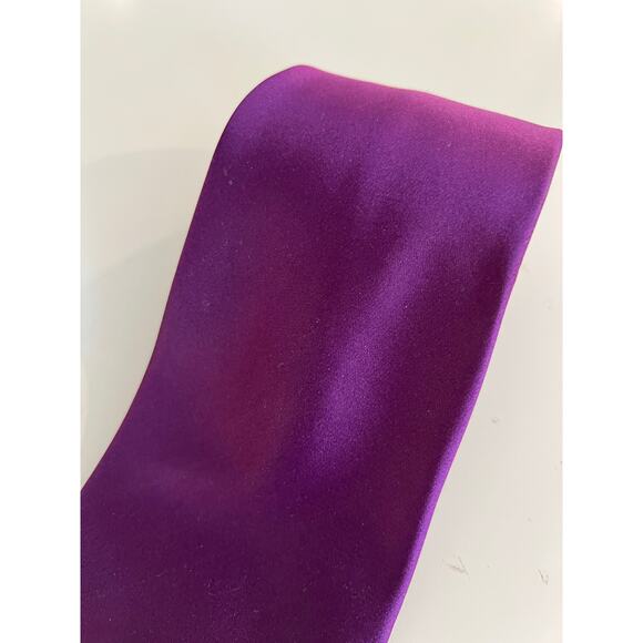 Van Heusen 100% Silk Men's Neck Tie Vibrant Purple JL - Picture 2 of 9